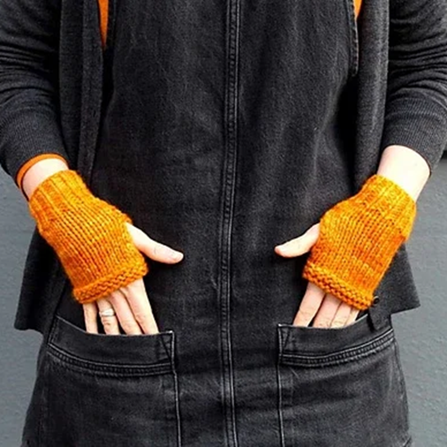 Learn to knit at Ida's House