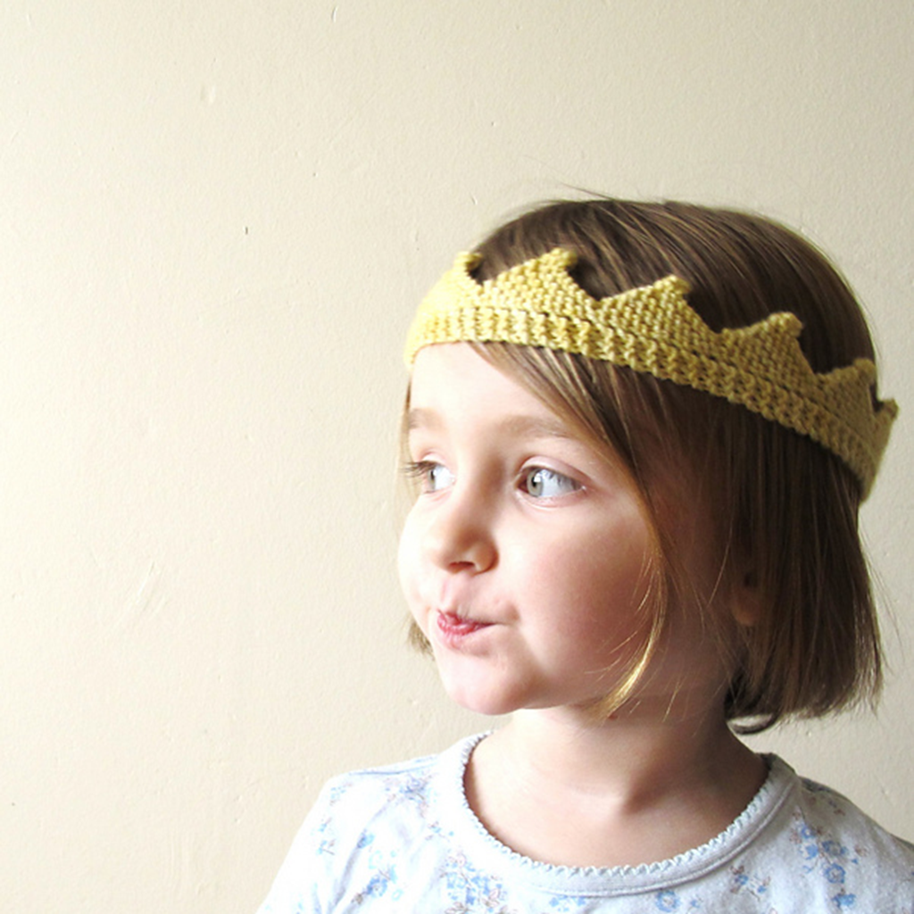 Knit a festive crown workshop 5th December