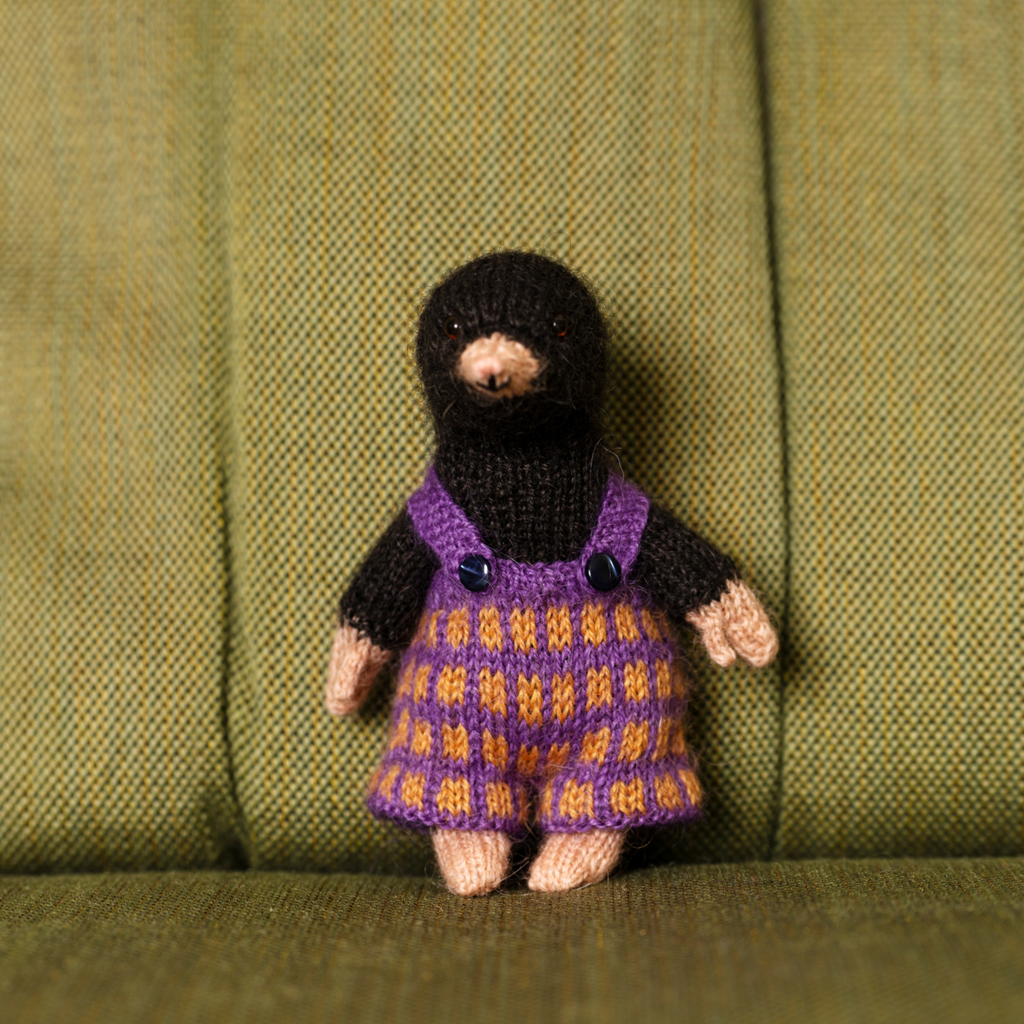 Chez Myrtil more seamless friends to knit and love_is available to buy online from Ida's House.
