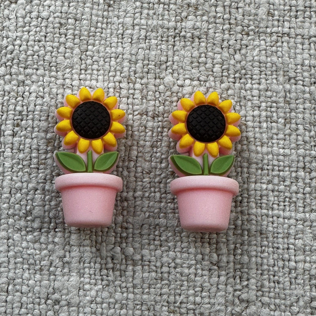 Flower pot point protectors are available to buy online from Ida's House uk yarnshop
