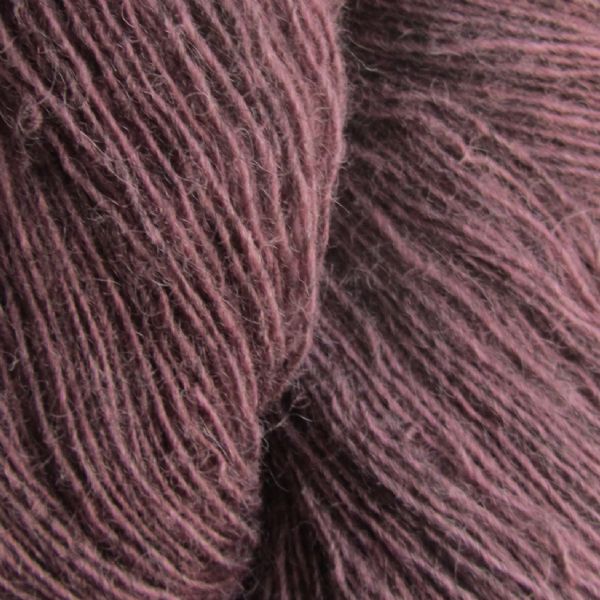 Isager Spinni Isager Jensen Yarn is available to buy online from UK wool shop, Ida's House.